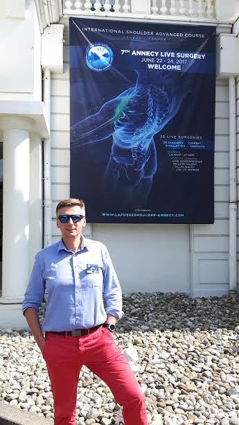 ortopeda Rafał Mikusek na kursie chirurgii barku u dr Laurenta Lafossa